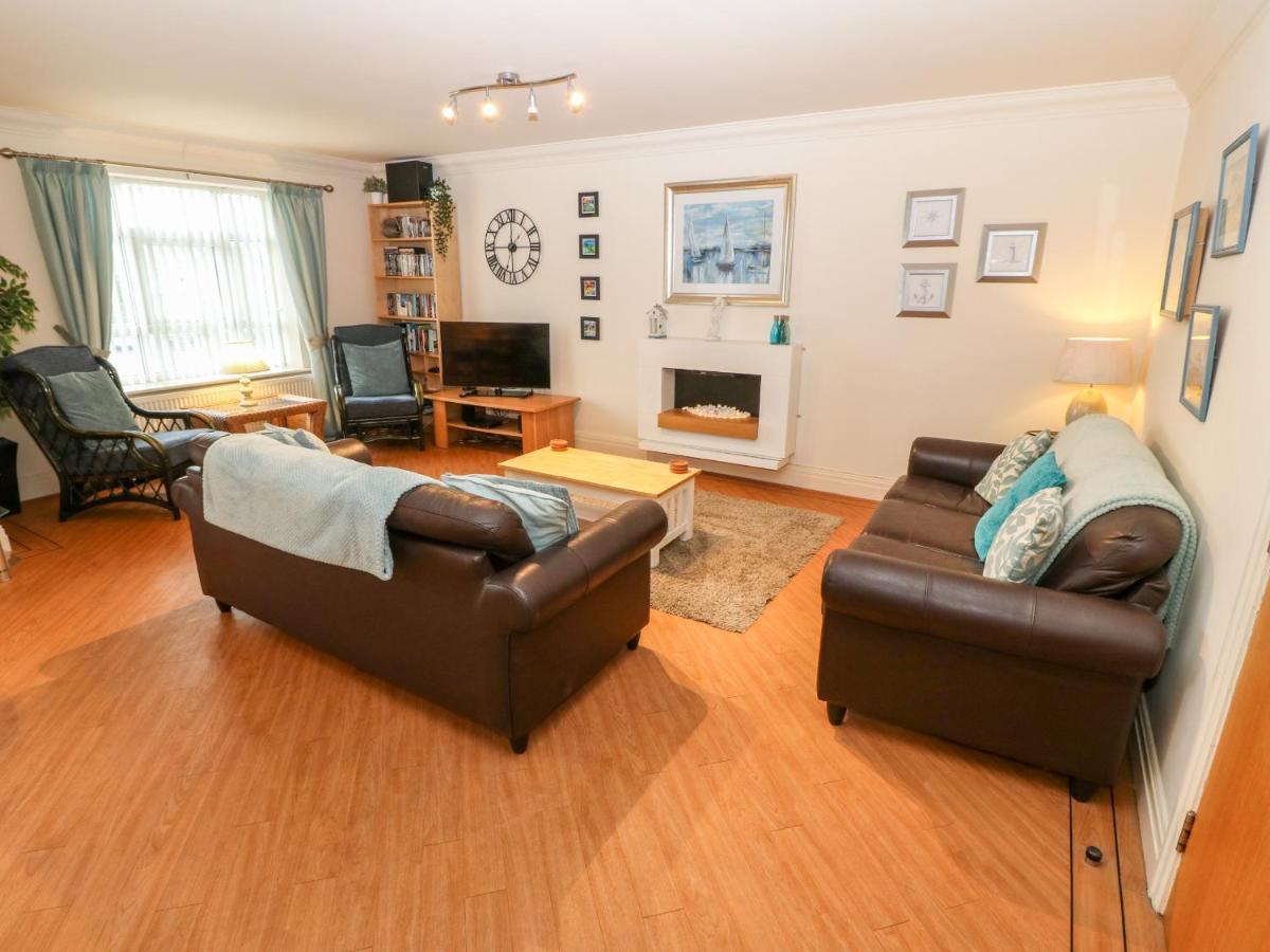 Apartment Linksway *